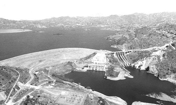 Central Hidroeléctrica del Cerrón Grande (1976)