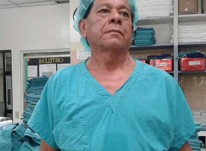 Enfermero del Hospital de Chalatenango pierde la batalla contra el COVID-19